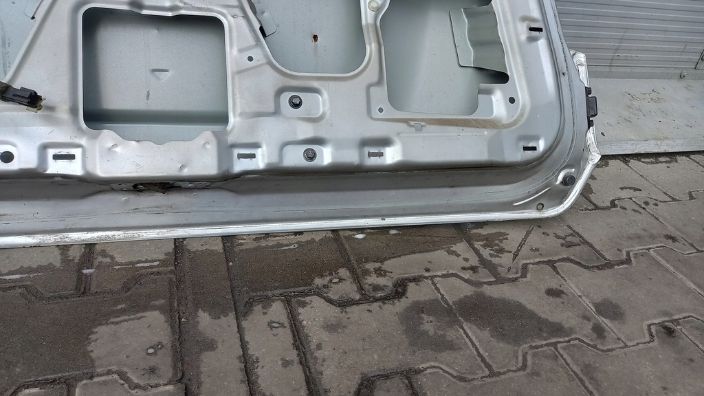 фото №15, Задняя крышка багажника mitsubishi space star 01r