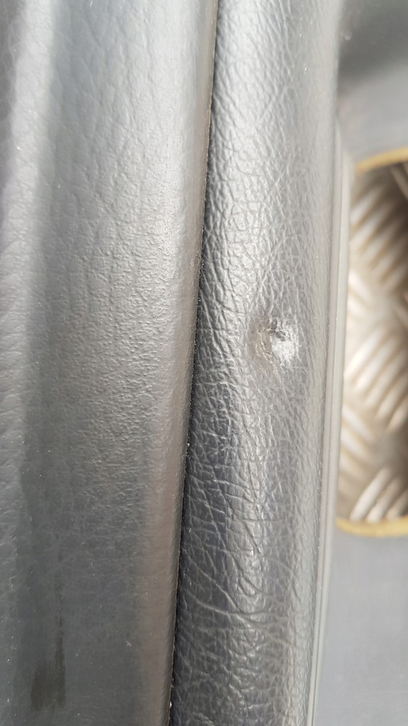 фото №13, Volvo v70 обшивка обивка правая перед