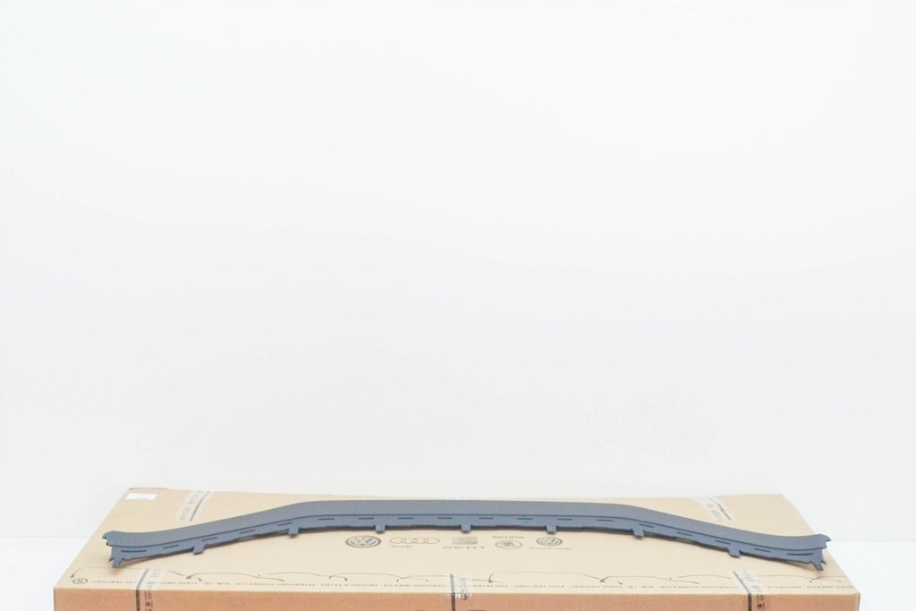 фото №1, Audi r8 спойлер передний бампера 4208070613fz оригинальный