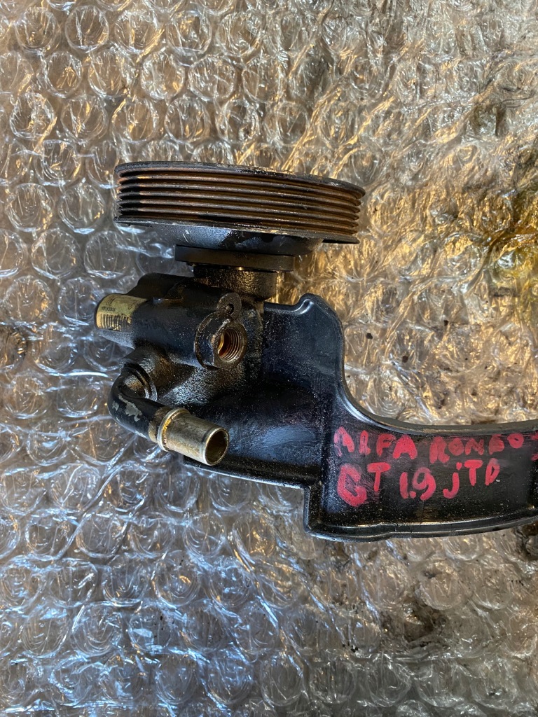 фото №1, Alfa romeo оригинальный номер 26103252-fk насос усилителя