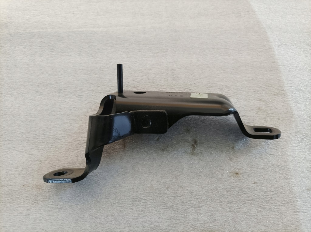 фото №1, Bmw x7 g07 кронштейн монтажный поперечина 7488678