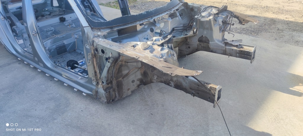 фото №1, Четверть лонжерон подкрылок правый перед a6 c7 lift