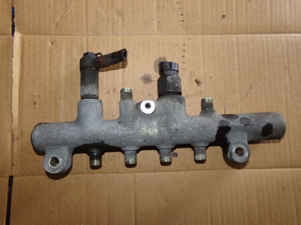 фото №1, Молдинг впрыскная mazda mpv ii 6 2.0 citd