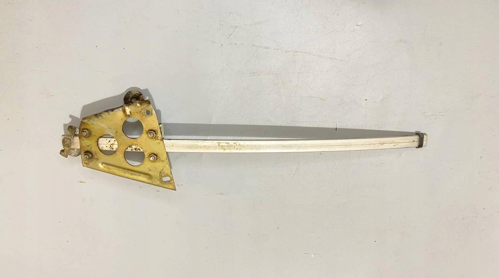 Mercedes-benz c123 купе напрямна скло правий задній в Україні