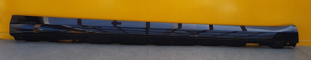 фото №1, Mercedes-benz оригинальный номер a2226980354 молдинг порог правая