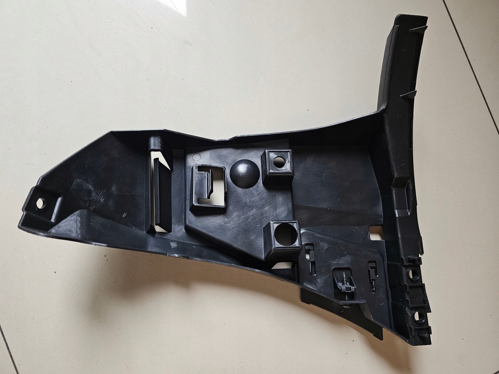 фото №6, Volvo оригинальный номер 9484270 9484365кронштейн направляющая бампер xc70