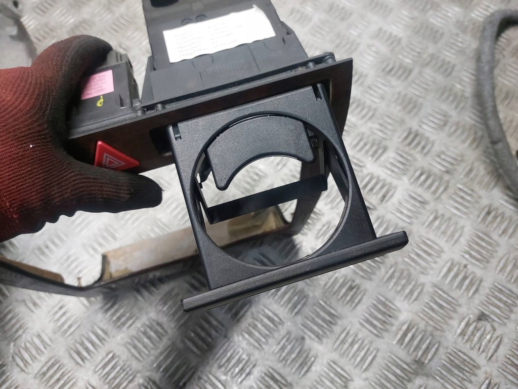 фото №8, Рамка консолі центральної підсклянник audi a8 d2 4d0820325 4d0862533b