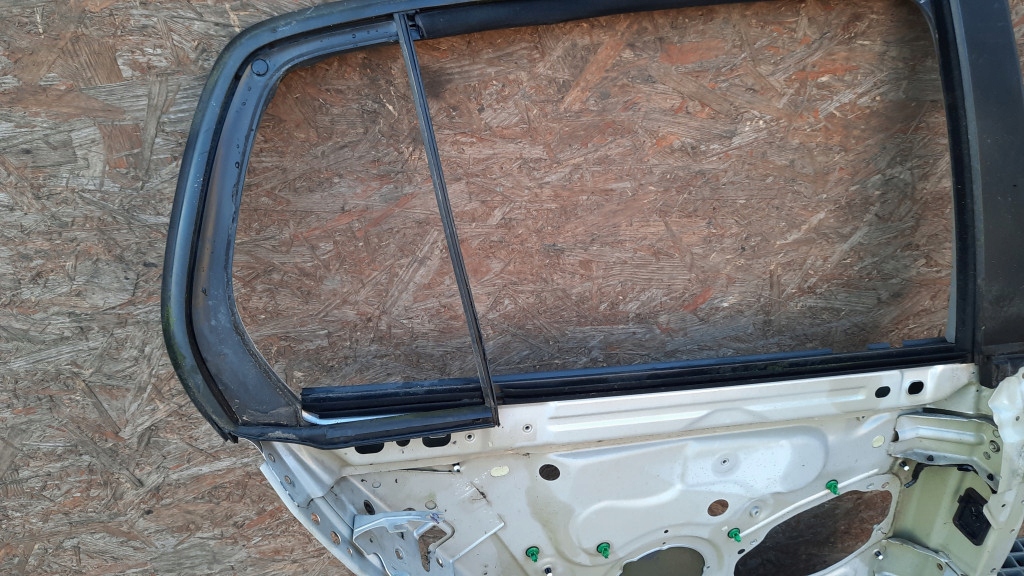 фото №2, Рама рамка дверь правый задняя volkswagen golf v 07r
