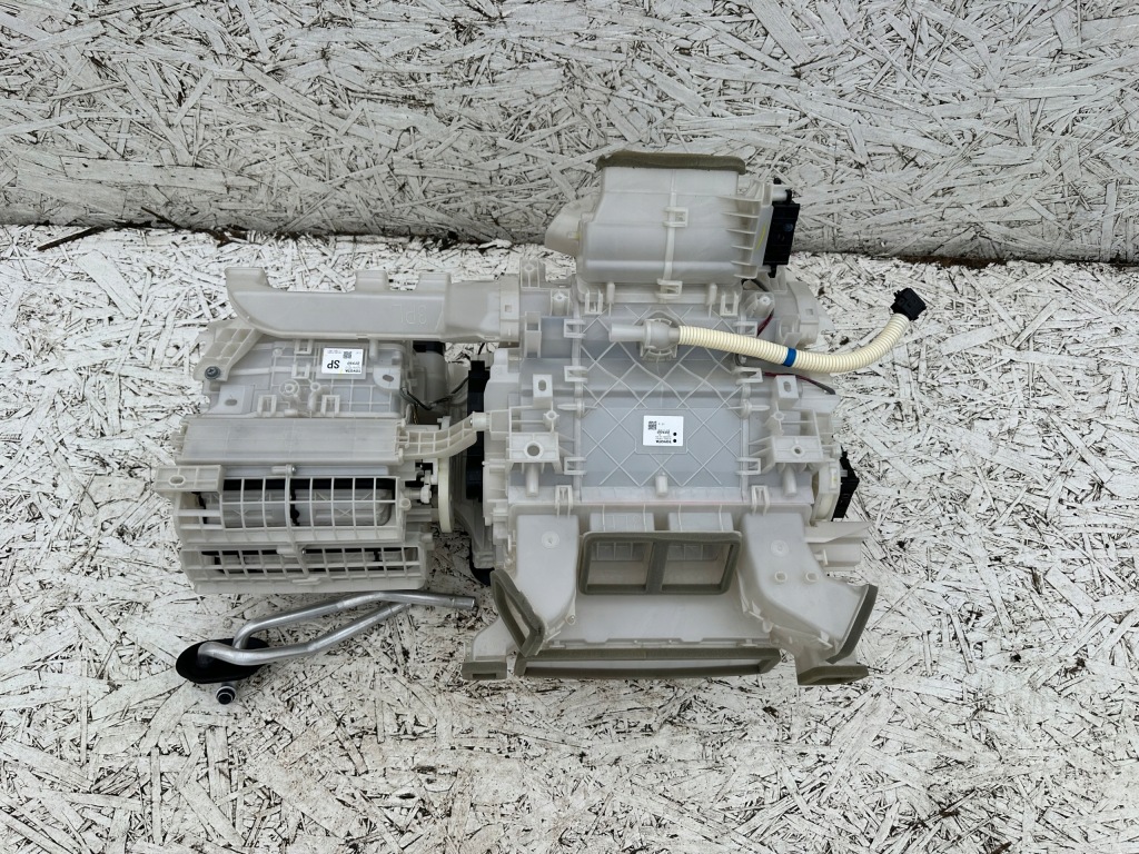 фото №1, Rav4 v обігрівач комплектна 87050-33d50