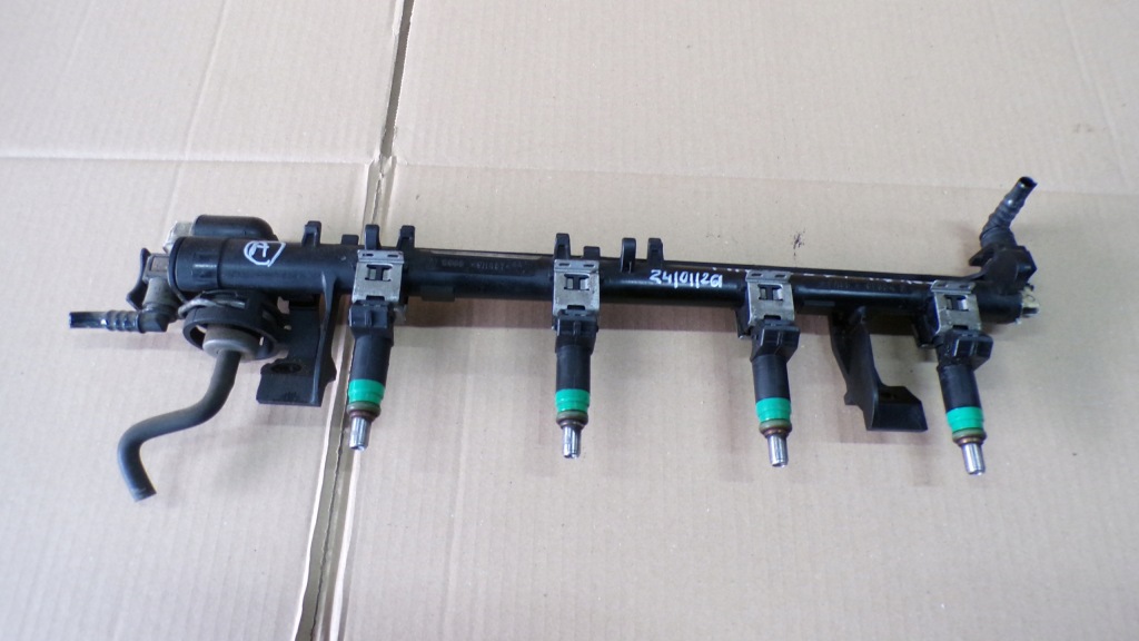 фото №1, Mazda 2 1.6 16v молдинг впрыскная