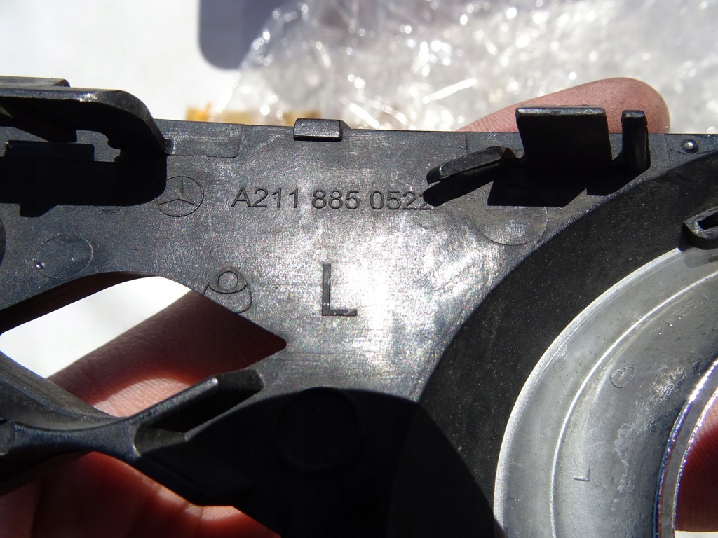 фото №7, Решётка боковая бампера левая mercedes w211