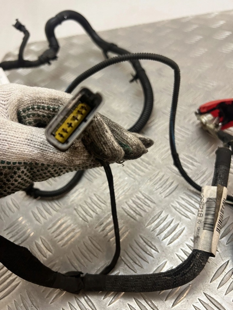 Купити Peugeot 5008 2 2017 plus / клема / шланг акумулятор 9826521880