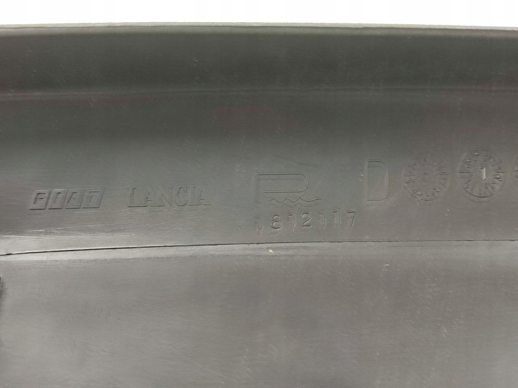 Молдинг скло правий задній fiat tipo 1987-1995 / 181211780 Недорого