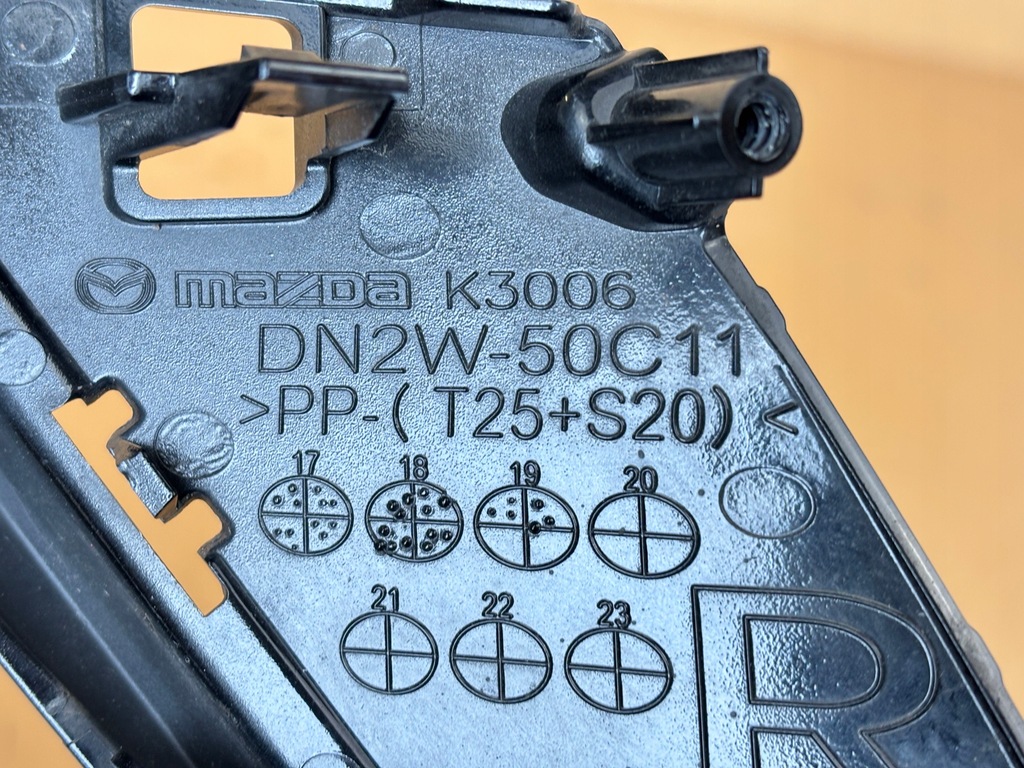 фото №8, Решітка рамка бампера права перед mazda cx3 cx-3