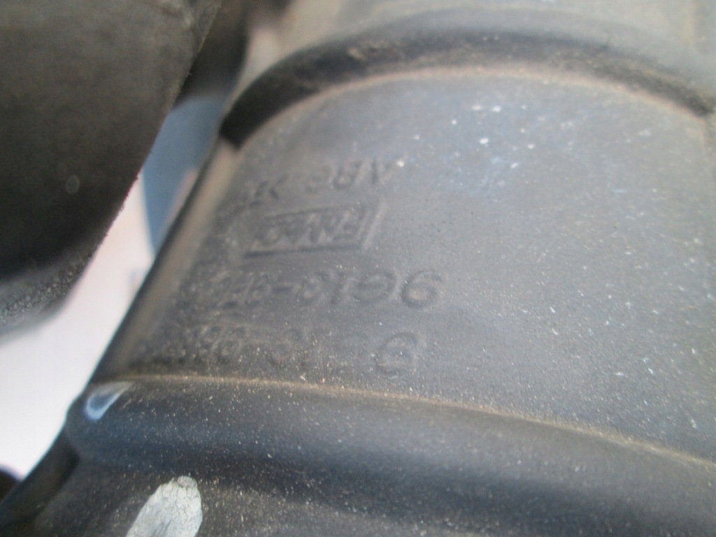 фото №9, Ford flex 08- 3.5 резонатор воздуха труба воздухозаборник