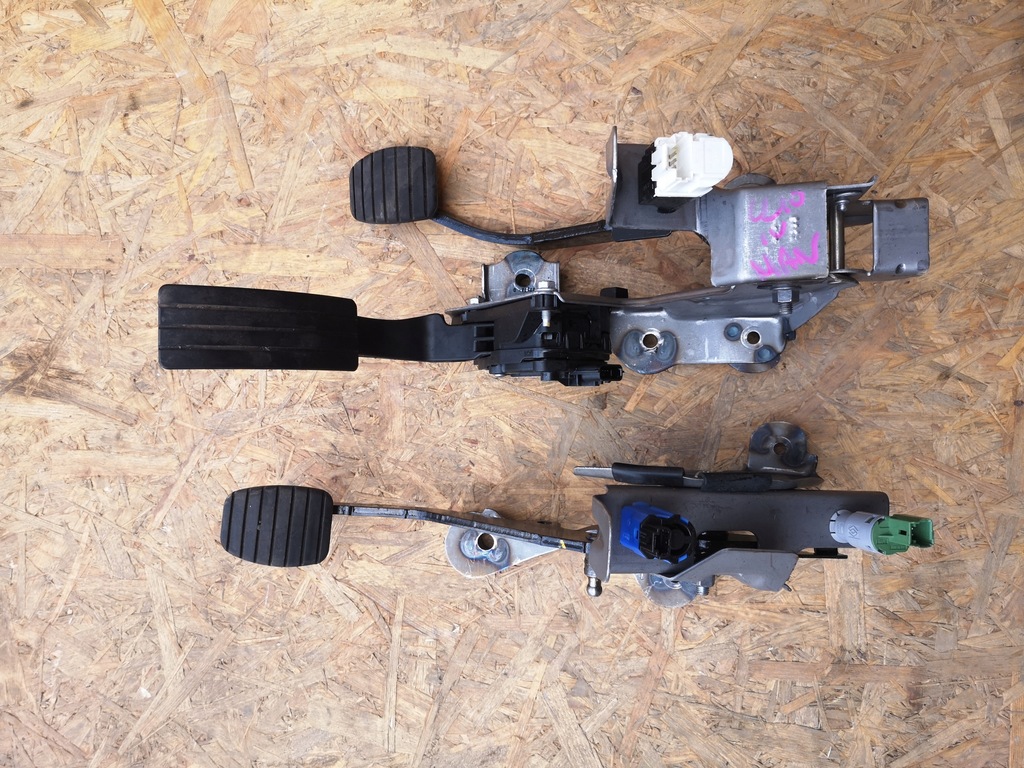 фото №1, Renault clio iv педали газа тормоза сцепления kpl