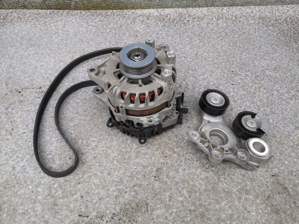 фото №1, Fiat 500 panda hybrid гибрид генератор ремень orginal