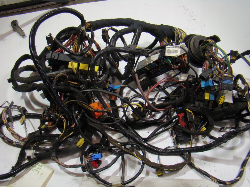 фото №13, Електропроводка салону - кабіни renault mascott 3.0 03-10