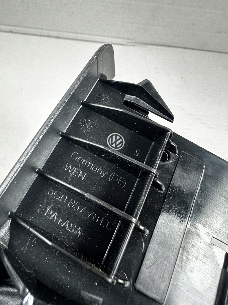 фото №3, Golf vii заглушка защита isofix 5g0857781c