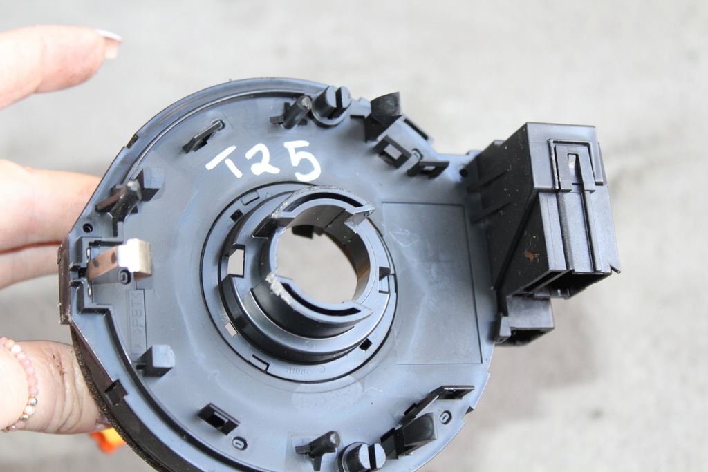 фото №14, Стрічка pod кермо avensis t25