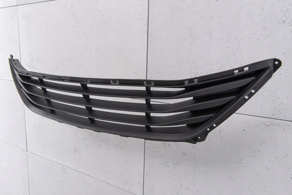 фото №9, Hyundai elantra v md 2010-2013 решітка бампера середня 865603x700