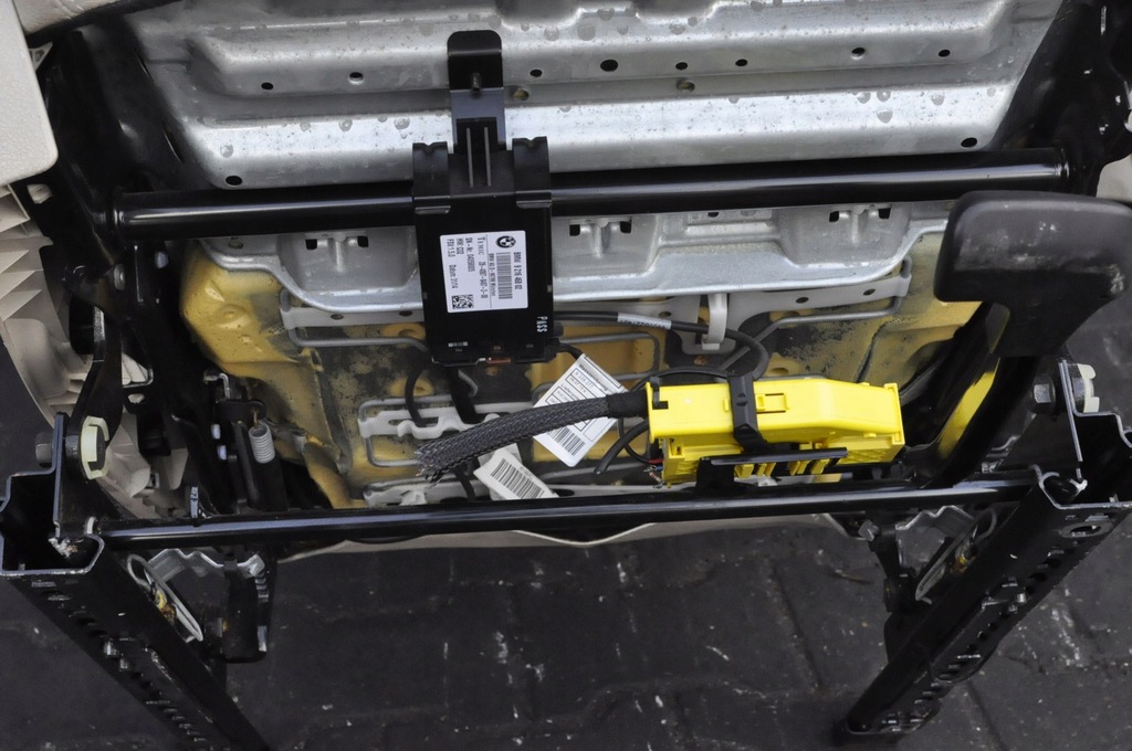 фото №5, Bmw 1 f20 переходник салона сиденья белый кожа заднее сиденье