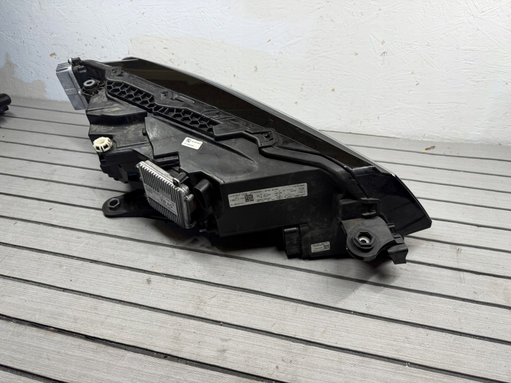 Skoda superb 3 рестайлинг  19- 3v1 фара левая full led комплектная нет повреждённая Доставка