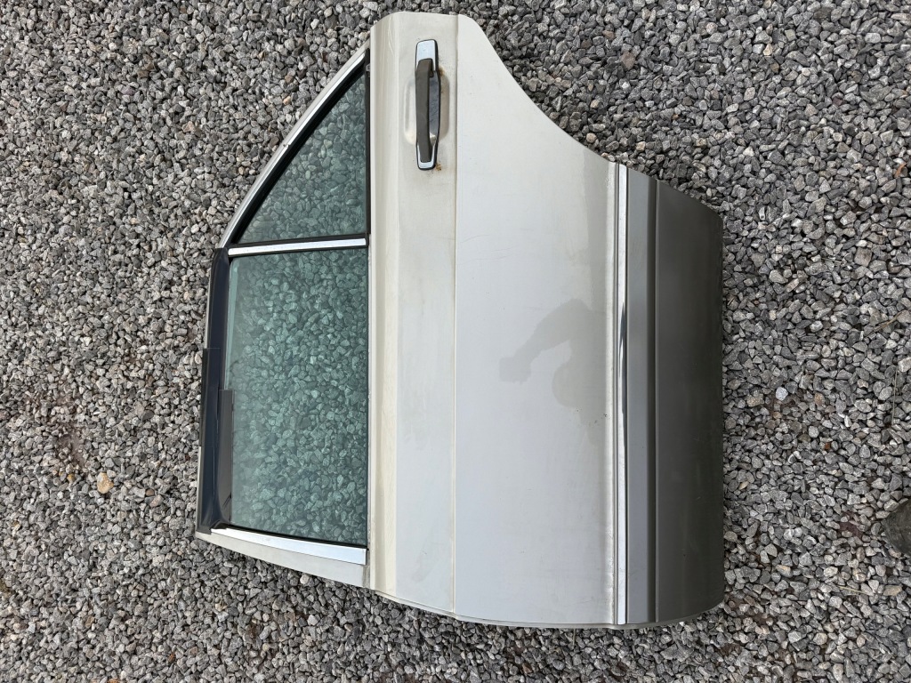 Купить Молдинг дверь левых задних mercedes w126 se