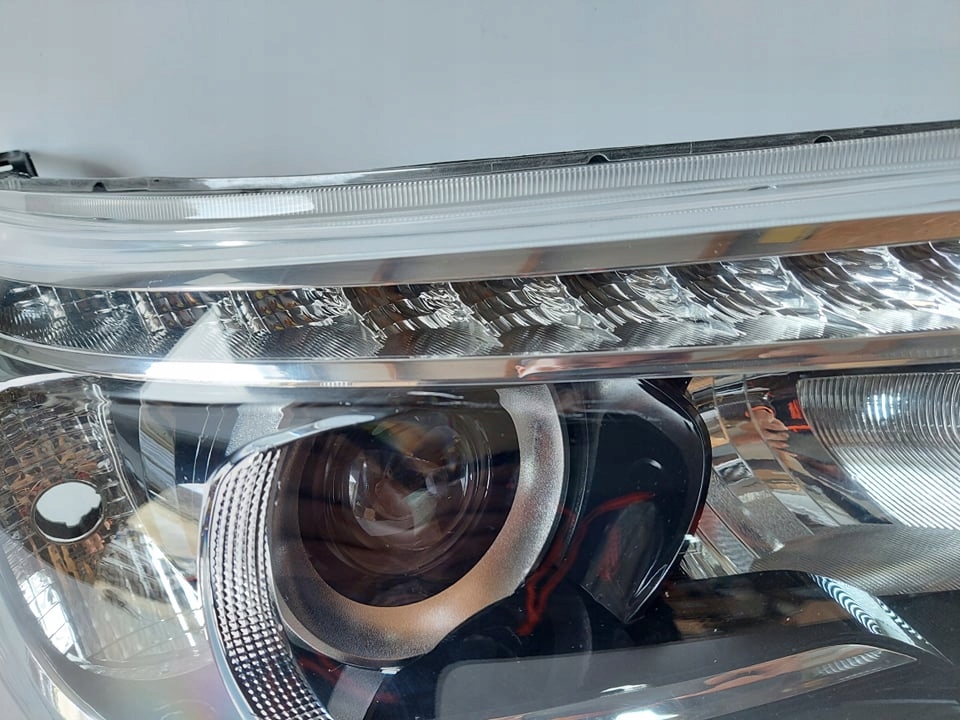 фото №7, Лампа права перед передня toyota hilux 16- led