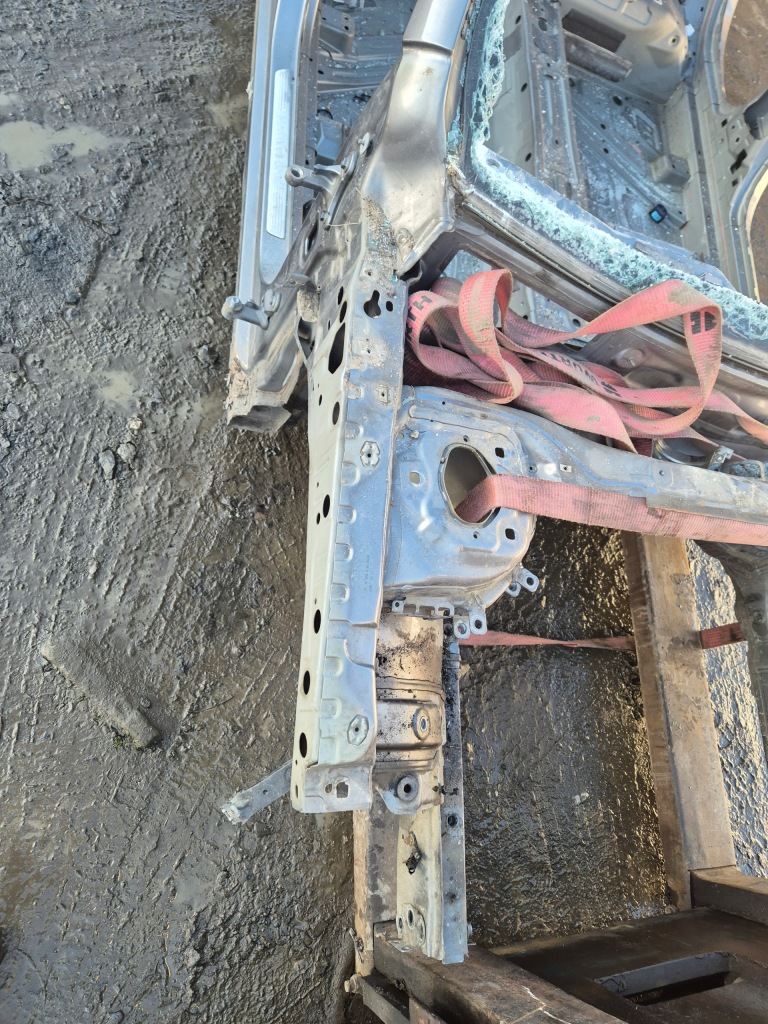 фото №1, Mercedes a klasa w176 лонжерон четверть правая правый перед передняя