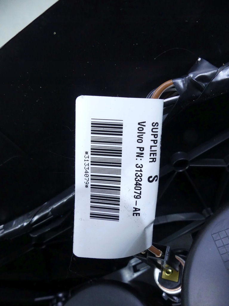 фото №16, Подлокотник туннель volvo v40 ii 12