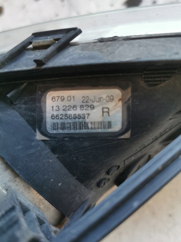 Opel insignia a kombi противотуманная фара правый 13226829 Недорого