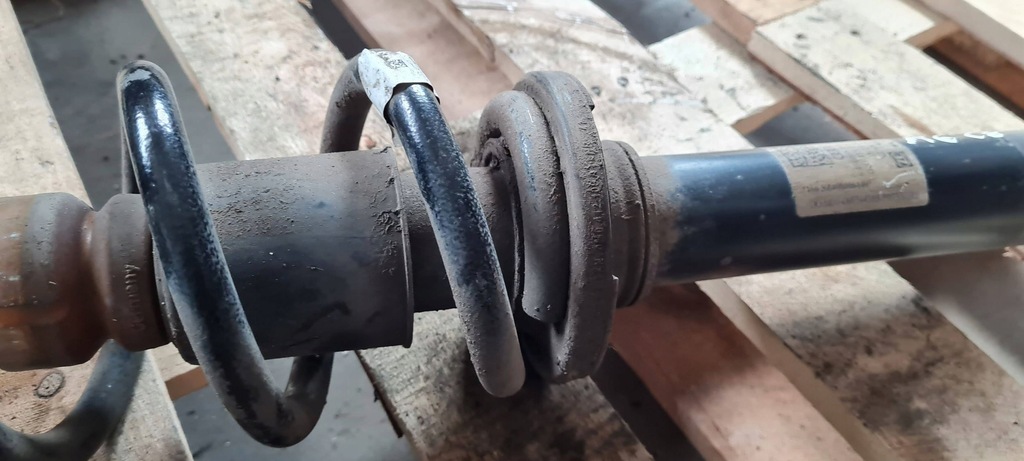 фото №8, A6 c8 4k амортизатор lrwy правый перед передний 4k0413031ah a7 4k