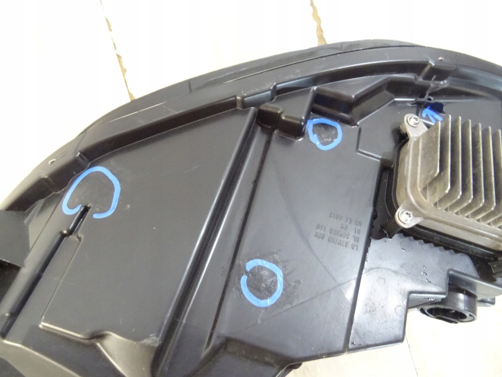 Tesla model y 3 рестайлинг  20- фара правый  перед full led 1514953-20-e llu Киев