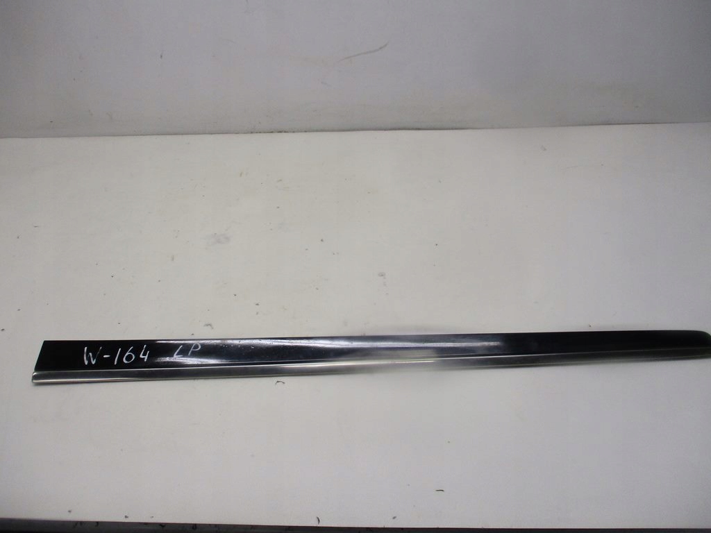 фото №1, Молдинг дверь левый перед mercedes w164