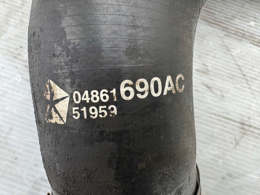 фото №6, Chrysler 300 c lx mk1 3.0 crd wąż радиатора воздуха 04861690ac