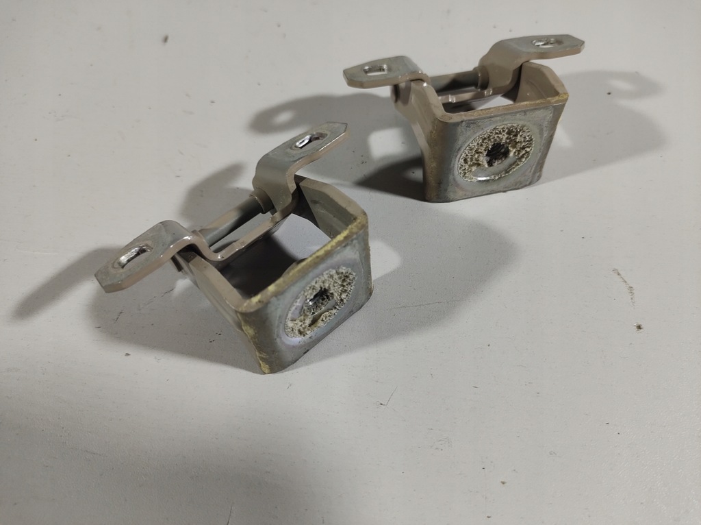 фото №5, Jeep compass 17r- петли крышки багажника