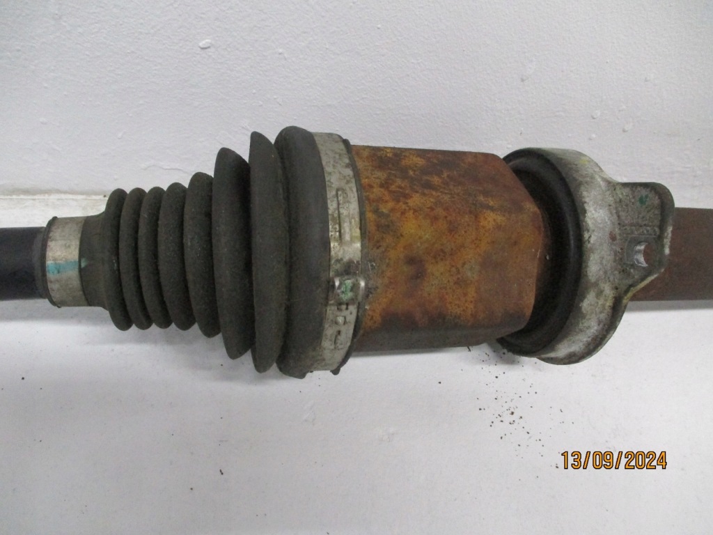 фото №4, Привідний вал права volvo v40 ii 2.0i p31367905 передня