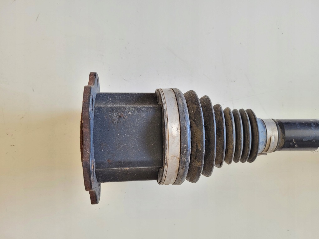 Audi a8 d5 4n приводной вал перед левая правая 3.0 tdi 2018- Оригинал