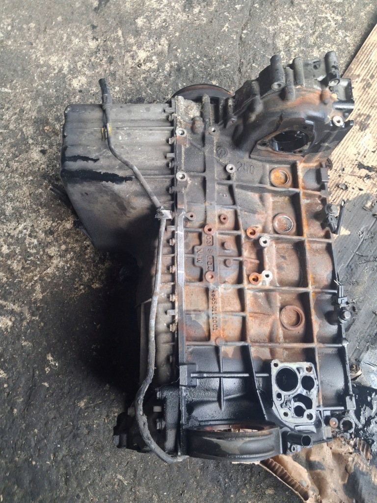 Купить Блок двигателя низ  ssangyong rexton 2.7 xdi 665925