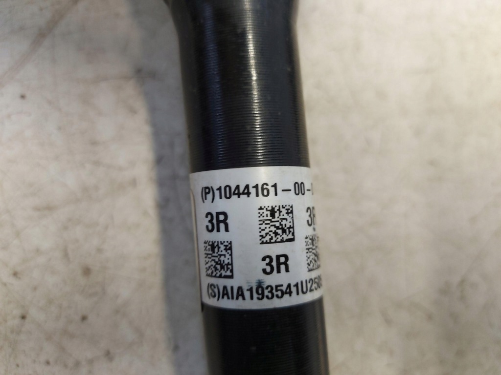 Tesla model 3 приводной вал левый правый задний  1044161-00-d в Украине