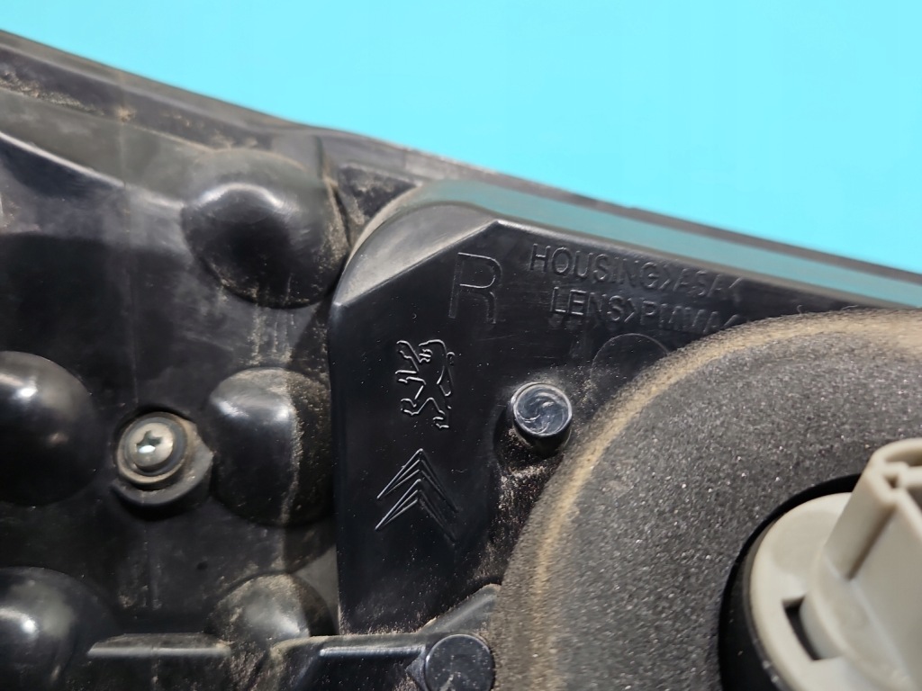 фото №5, Лампа крышки задняя правая peugeot 4007