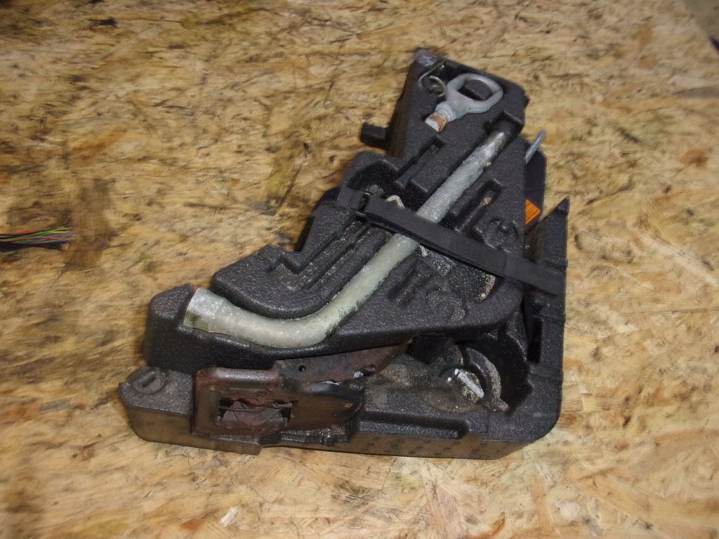 фото №1, Porsche cayenne i набір ремонтний ключ комплект