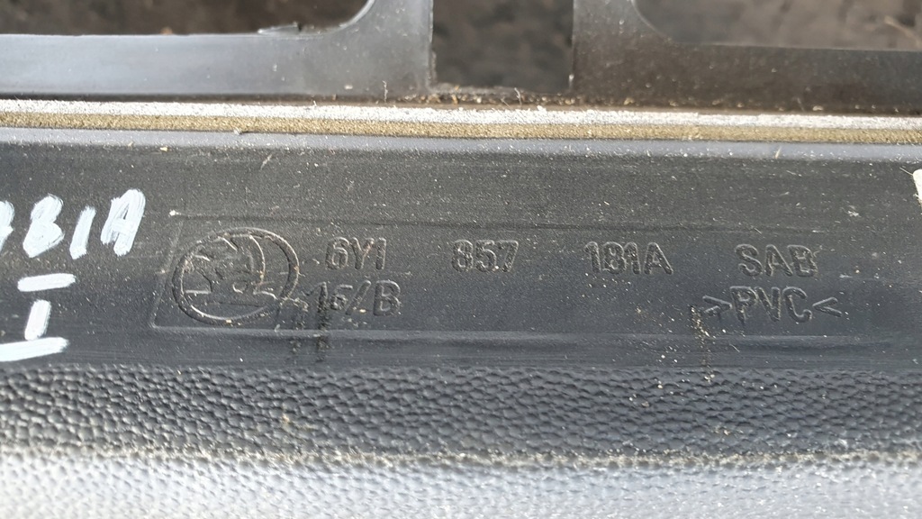 фото №8, Skoda fabia i - приборная панель консоль europa