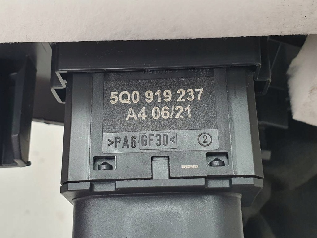 фото №4, Заглушка панелі консолі панель приладів skoda kamiq 654857504b 5q0919237