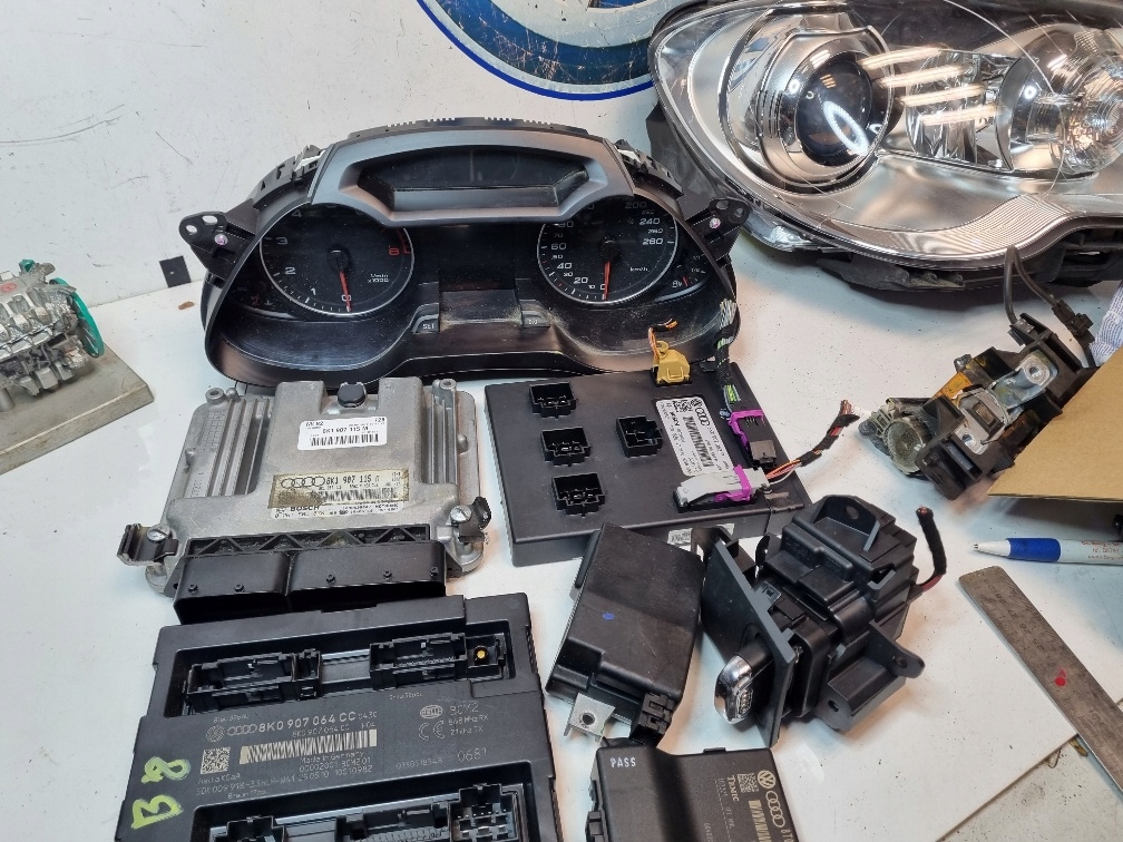 фото №1, Набор стартовый audi a4 b8 8k0920930m 8k1907115m оригинал vwcargroup. pl