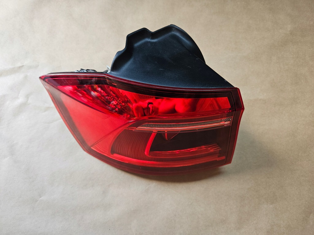 фото №1, Лампа левая задняя крыла vw golf vii sportsvan