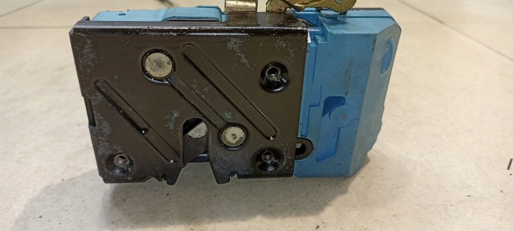 фото №4, Замок дверь левый перед volvo s60 i 2.4 d5