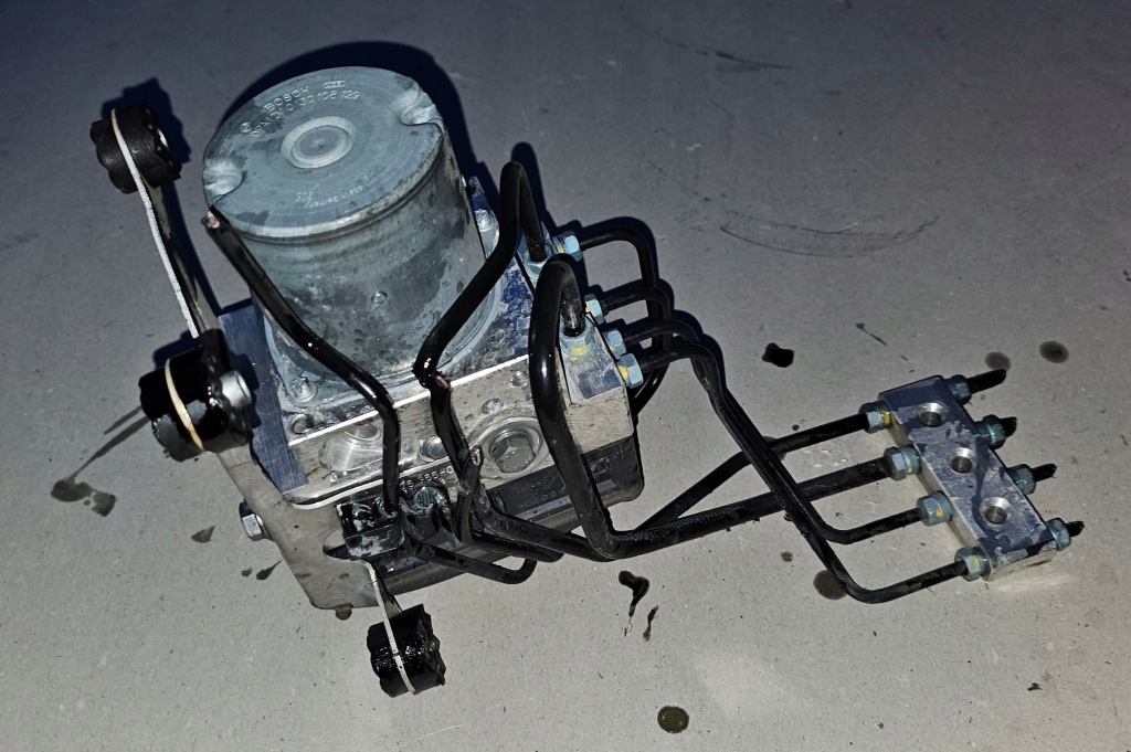 фото №1, Bmw 7 f01 f02 lift lci гібрид насос abs dsc