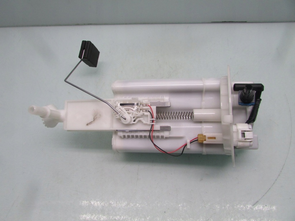 фото №1, Is iii 2.5 300h 15r помпа пального поплавок насос 77704-30210